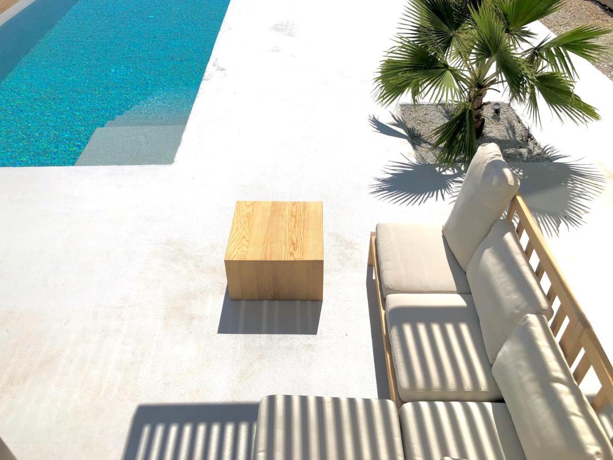 Kuro Beach House - Oceanfront Luxury & 25M Pool Achlia Buitenkant foto