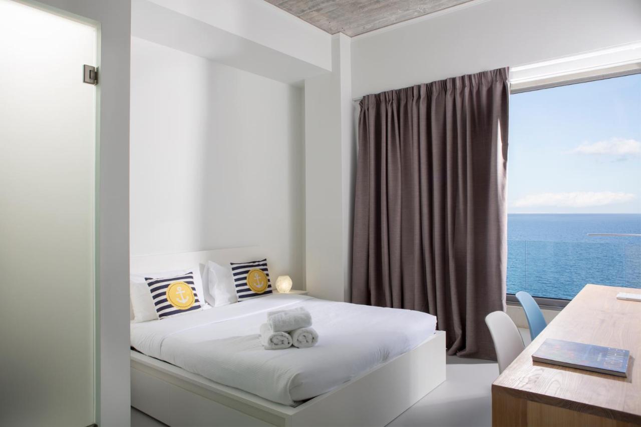 Kuro Beach House - Oceanfront Luxury & 25M Pool Achlia Buitenkant foto